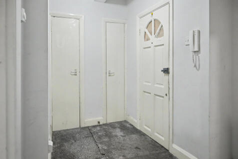 Flat C, 14 Aldrington Road, London, SW16 1TH