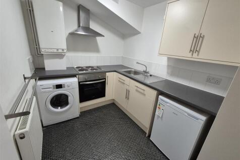 92 Wellington Road, Ashton-Under-Lyne photo 3
