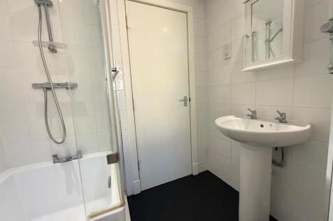 bathroom 2.jpeg