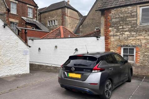 flat 1 13 market place parking.jpg