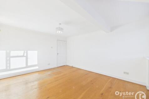 Crossbrook Street, Cheshunt, EN8 photo 3