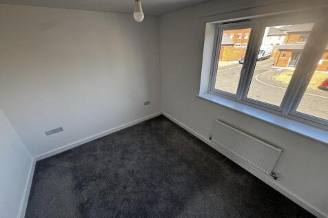 Canons Close, Priors Hall, Corby photo 5