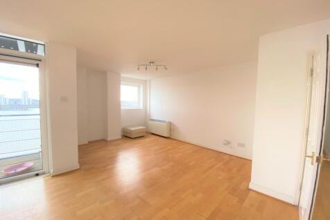 Inverness Mews, E16 photo 3