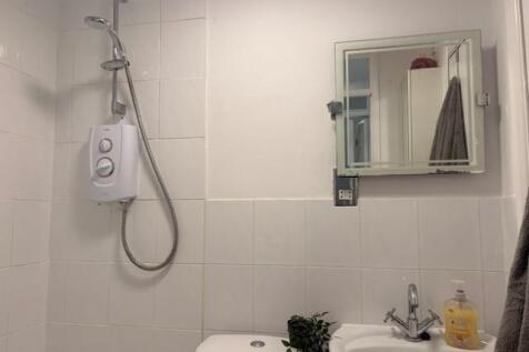 bathroom 2.jpg