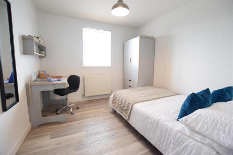27/28 - Apt 10, Brayford Court - Student Apartment photo 4
