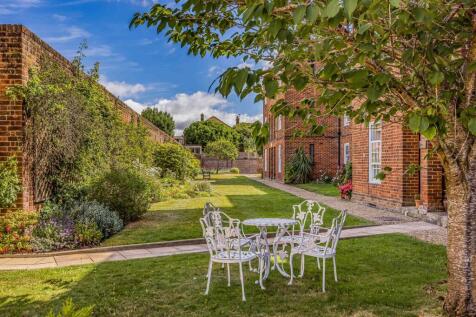 22 Dolphin Court, St Helens Parade, Southsea-Small