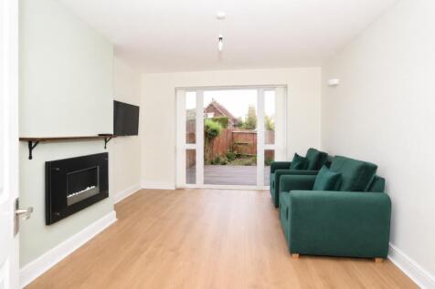 Chichester Close, Salisbury photo 4