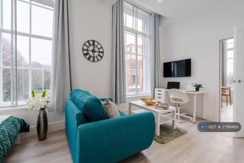 Living/Sleeping Area