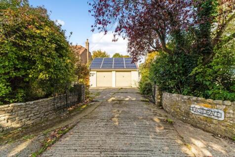 Driveway/Garage