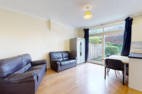 4-bed house on Forest Road, Loughborough, £2,167/mo