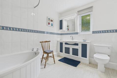 CAM04273G0-PR0195...