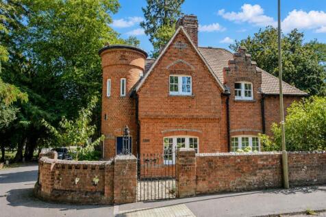 Click to visit Rightmove listing