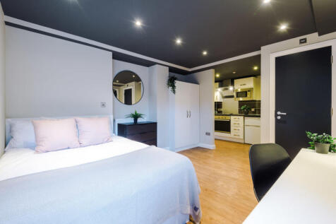 Flat 2, UNW, 1