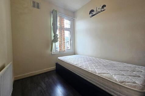Yule Road, Wyken - Bedroom 3