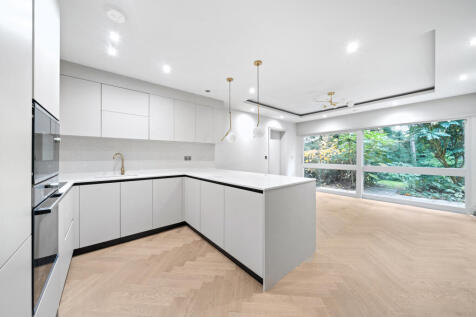 2-bed flat on Park Village East, London, NW1, £3,500/mo