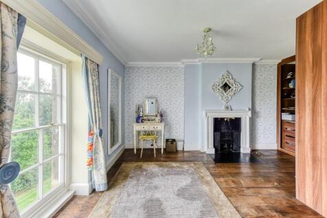 The Dower House-bed1 dressing.jpg