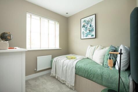 Additional bedroom that would also make for a perfect home office or nursery