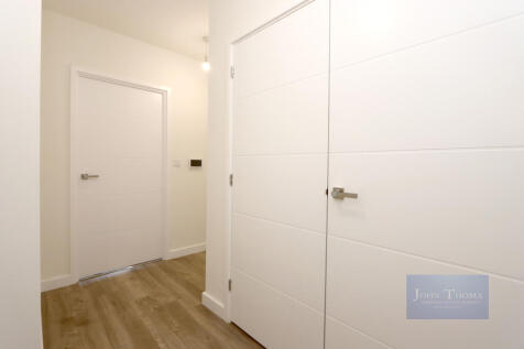 Luctons Close, Loughton, Essex, IG10 photo 3