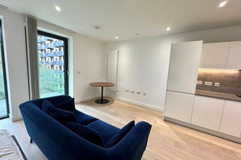 Caravel House, Regalia Close, London, E16 photo 4