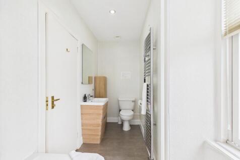 CAM03185G0-PR0103-STILL009