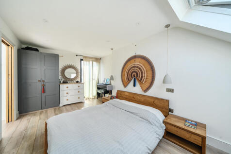 1320745-15-687a26...