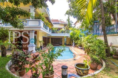 6 Bedroom Colonial  Villa For Sale - Tonle Bassac, Phnom Penh