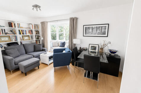 Living Room - Ang...