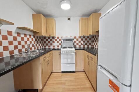 Chandlers Ford photo 4