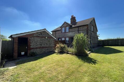 51 Desninghall Cottages