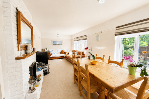 Silverdale, Rayleigh, Essex, SS6 photo 3