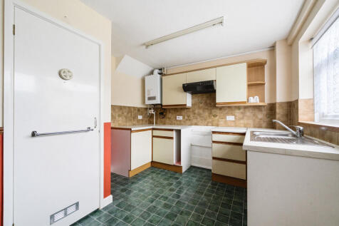 1297401-8-682da56...