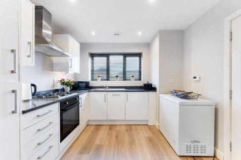 6 Lark Hill Court-27.jpg