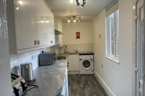 4-bed house on 4 Bed - Kenmare Road, Wavertree, L15, £559/mo