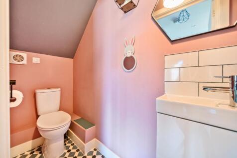 5-682339640108f-1263506-ARW-5