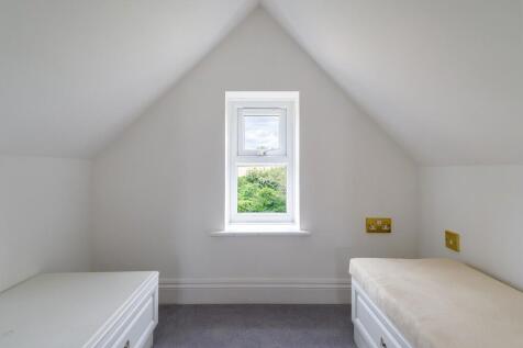 1440px-Brookside ...