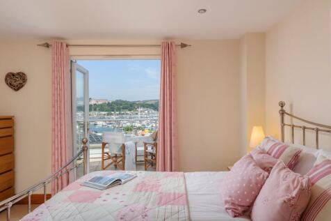 2 Elm Cottages, Brixham Road, Kingswear_Main Bedroom