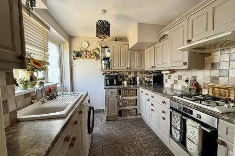 Kitchen: