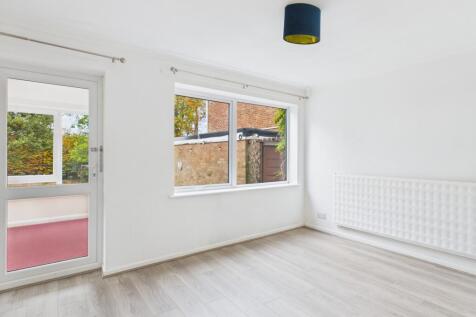 CAM02545G0-PR0519-STILL007