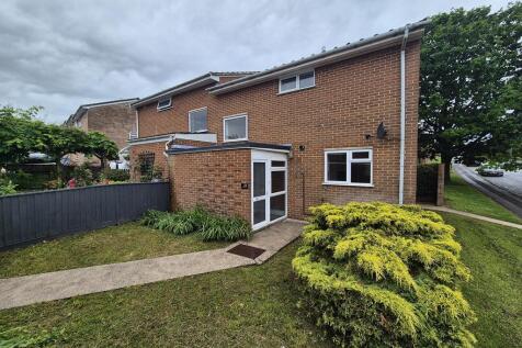 Two bedroom semi detached house to let