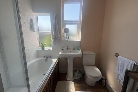 The Green, Hartford, Northwich photo 5
