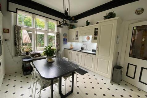 Kitchen Breakfast Room.jpg