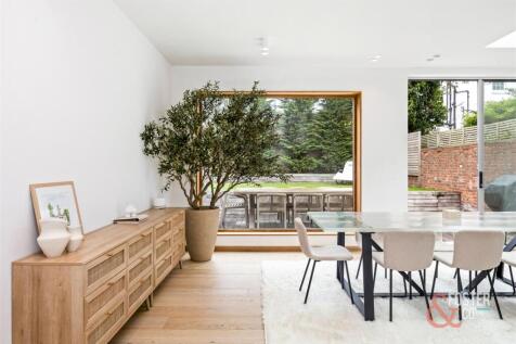 Vallance Road, 21_016.JPG