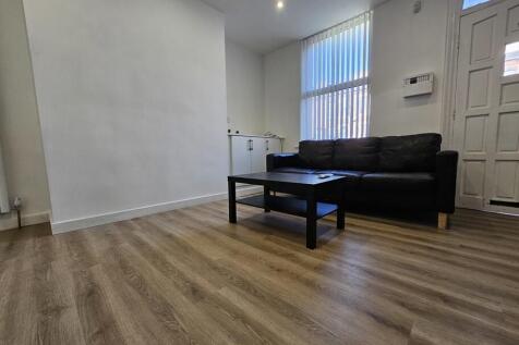 Beechwood Avenue, Burley, Leeds, LS4 2NA photo 2
