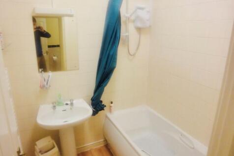 12 Powderham Crescent photo 4