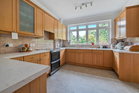 1313903-3-685c723...