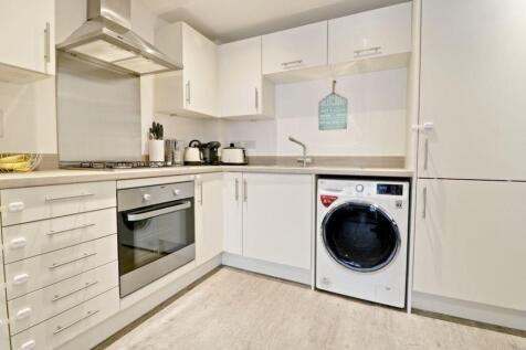 EweMove Basingstoke Beech Court Kitchen