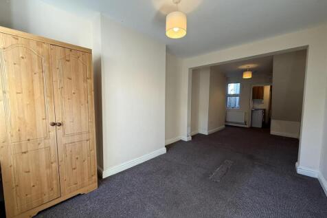 OPEN PLAN LIVING SPACE