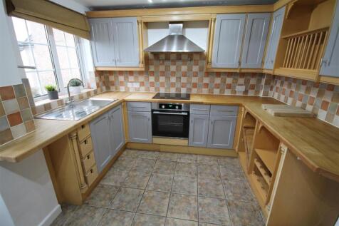 GS Kitchen 2.JPG