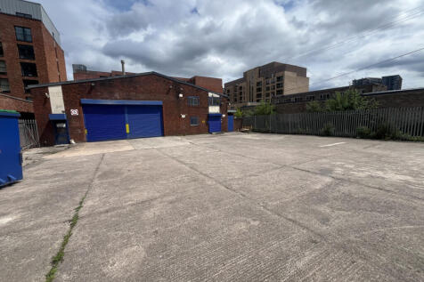 Approx 14,400 sq.ft commercial property FOR RENT.