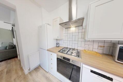 25 Falmouth Road NE6 5NS photo 4